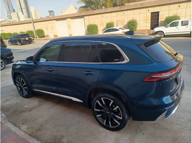 Car image 8