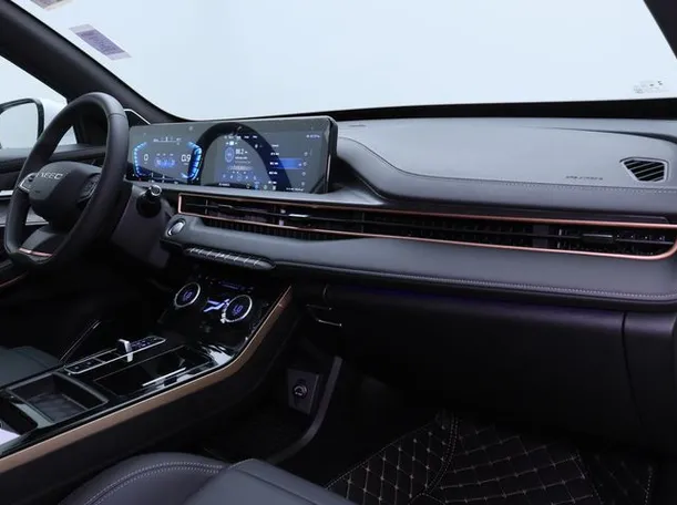 Car image 10