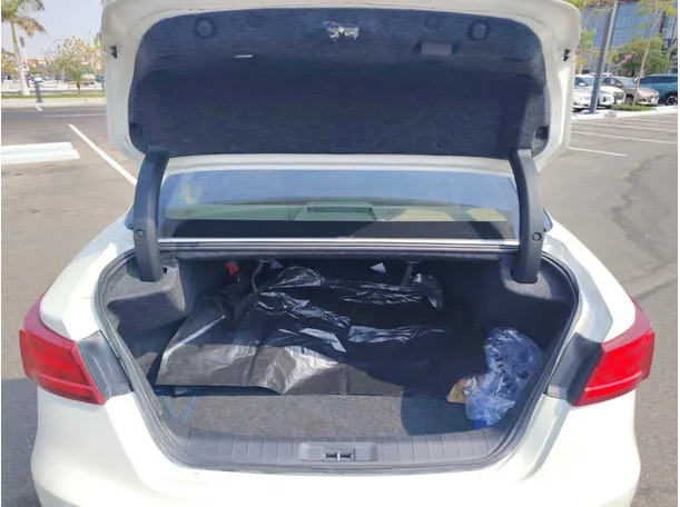 Car image 27