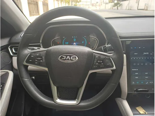 Car image 17
