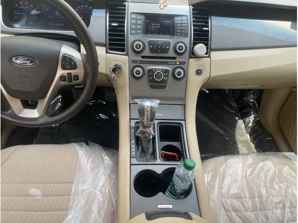 Car image 18