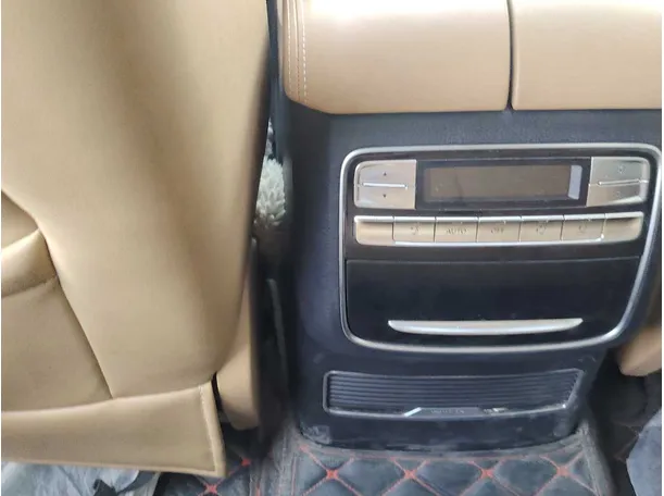 Car image 29