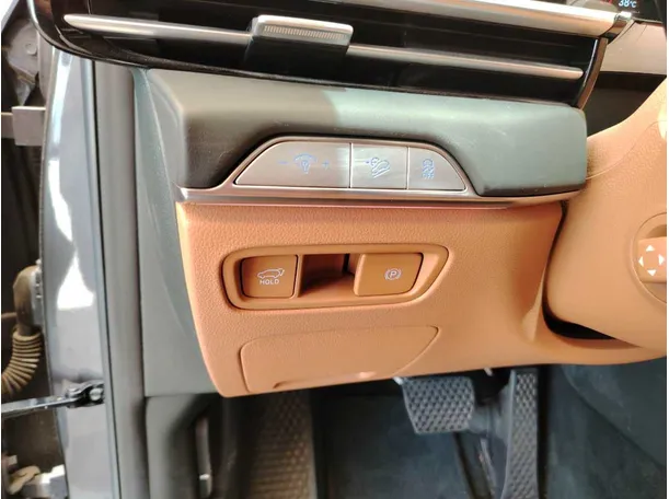 Car image 37