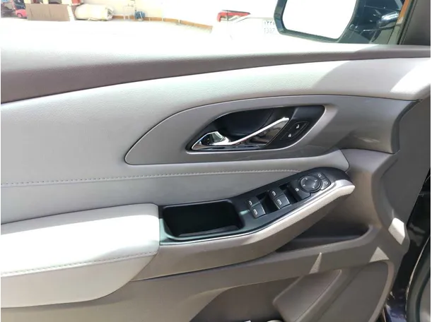 Car image 37