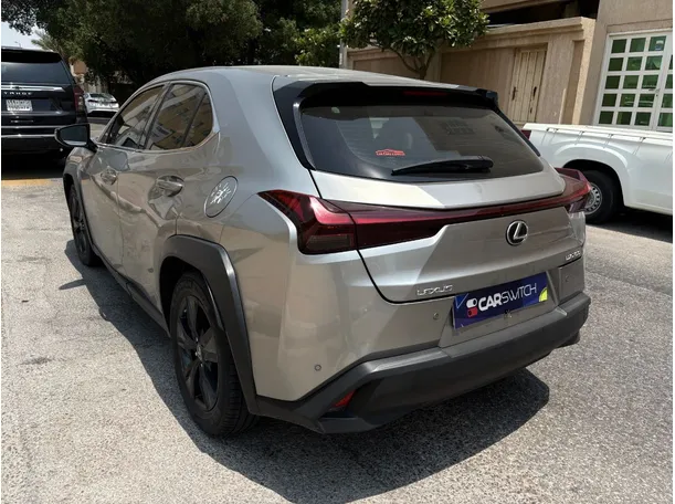 Car image 7