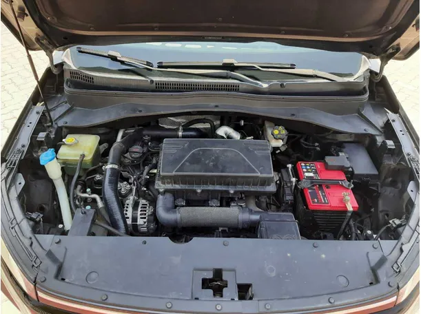 Car image 19