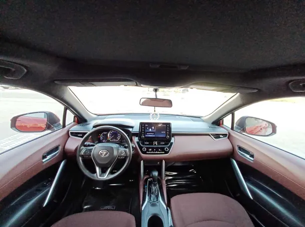 Car image 12