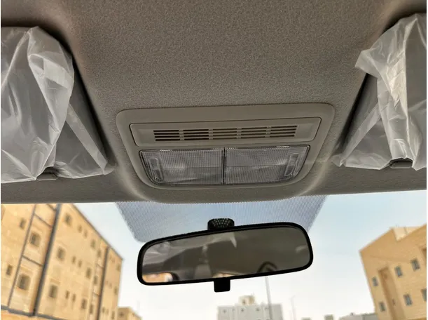 Car image 24