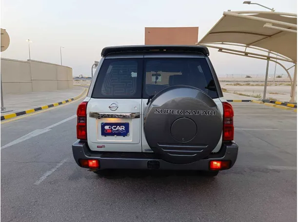 Car image 6