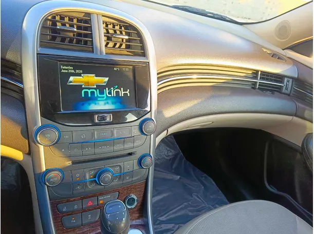 Car image 25