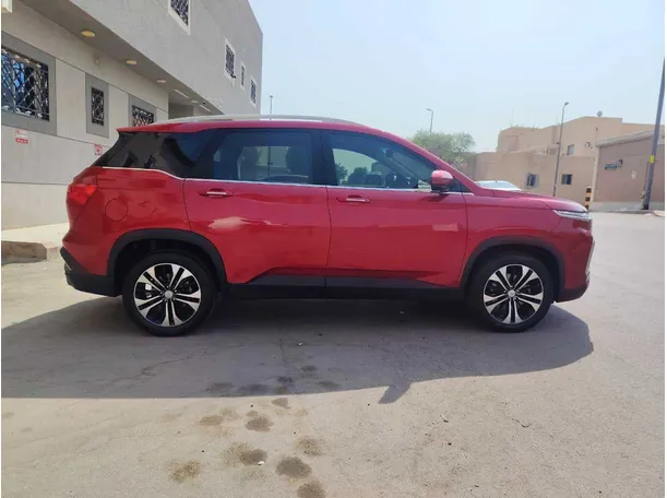 Car image 4
