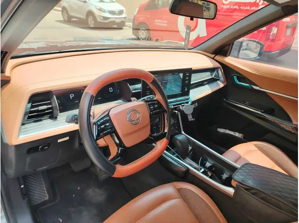 Car image 13