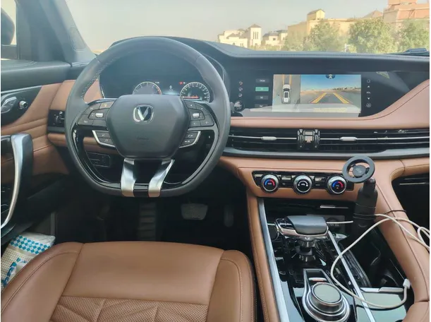 Car image 18