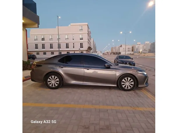 Car image 32