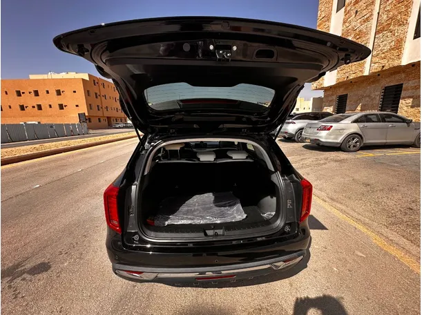 Car image 21
