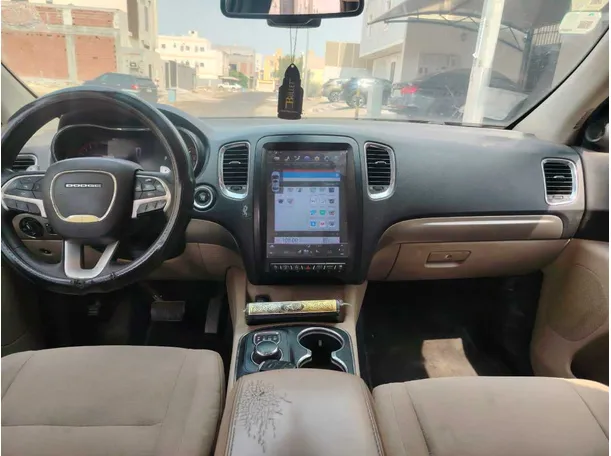 Car image 25