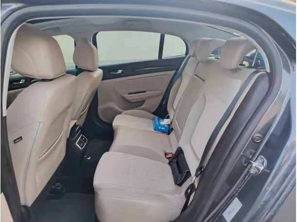 Car image 16
