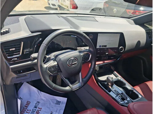 Car image 11