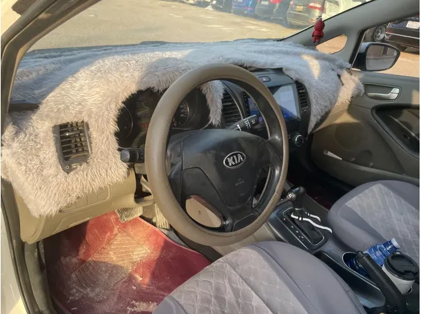 Car image 13