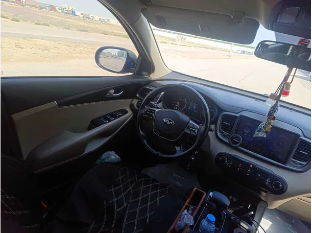 Car image 22