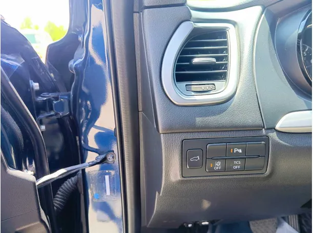 Car image 35