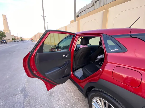 Car image 12