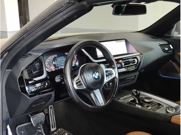 Car image 13