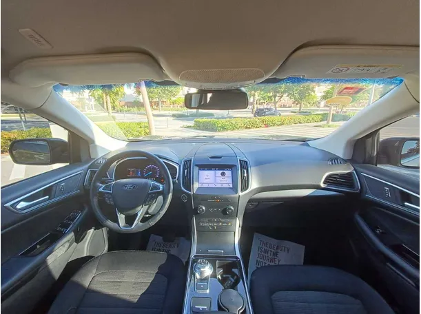 Car image 17
