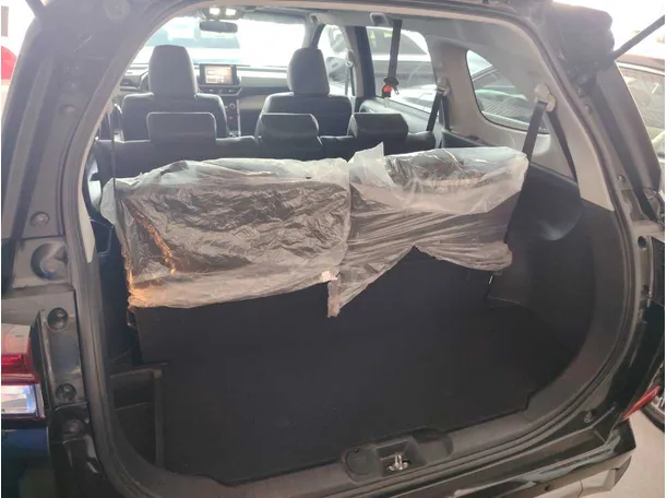Car image 32