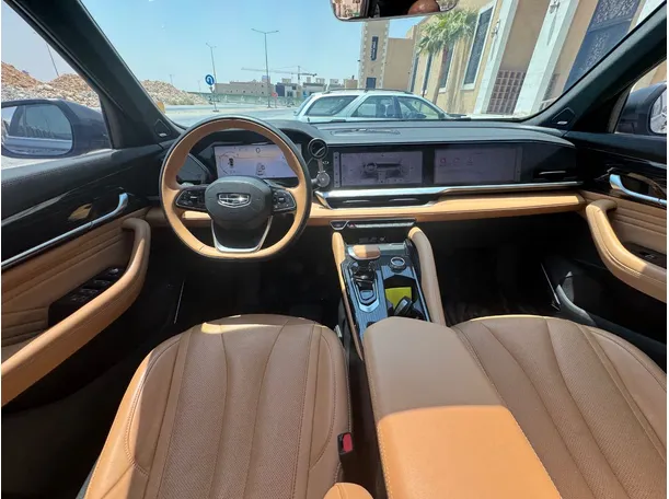 Car image 15