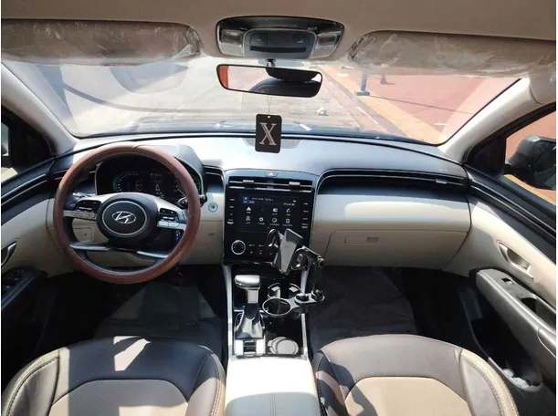 Car image 22