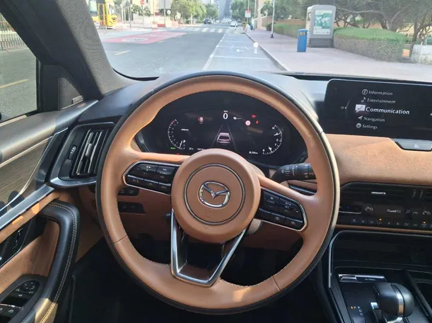 Car image 17