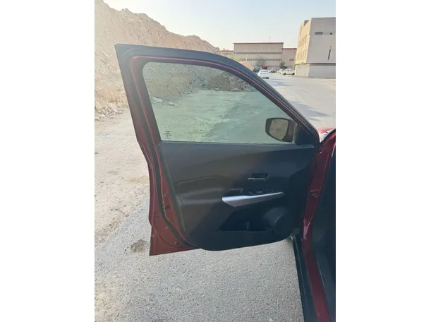 Car image 10