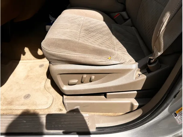 Car image 27