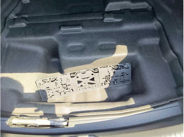 Car image 47