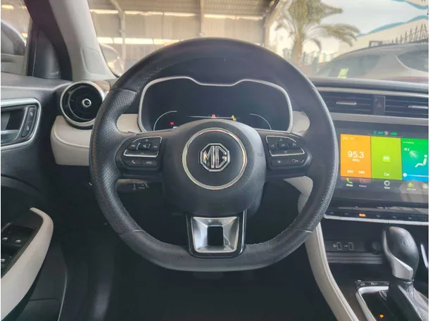 Car image 27
