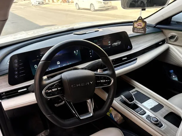 Car image 11