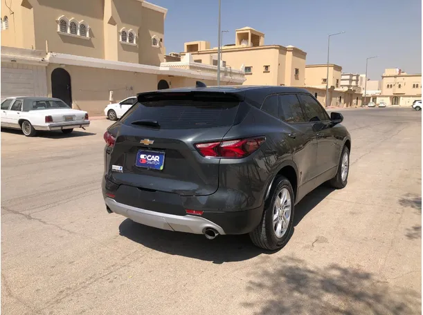 Car image 5