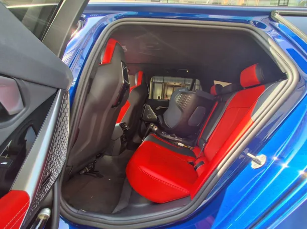 Car image 13