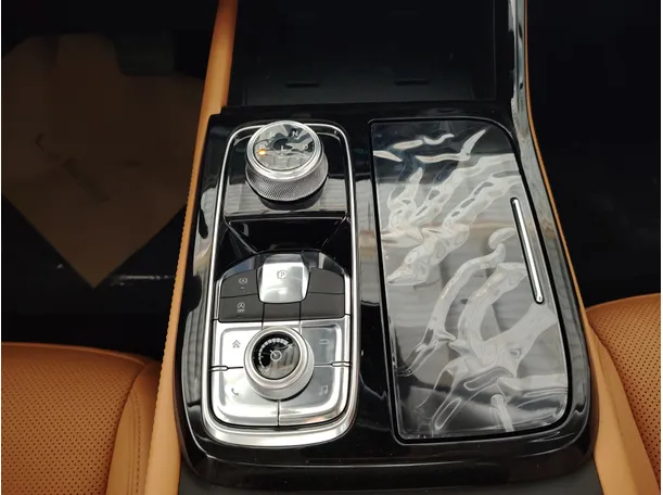 Car image 24