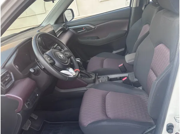 Car image 5