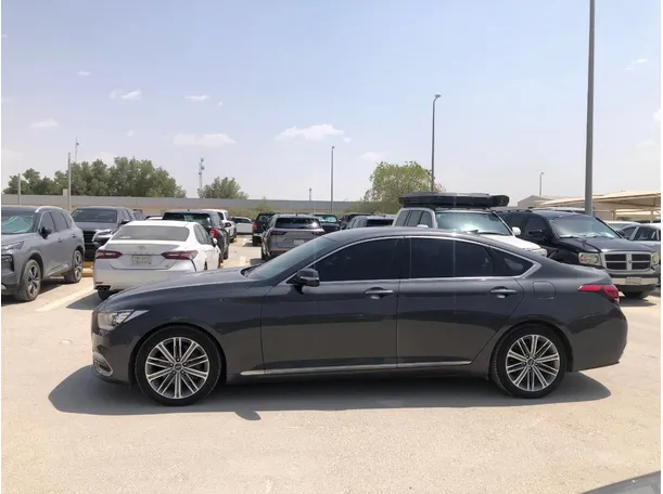 Car image 8