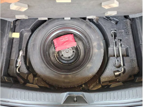 Car image 32
