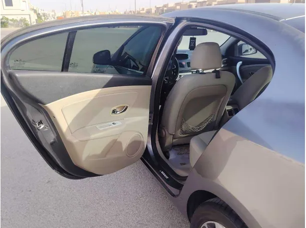 Car image 15