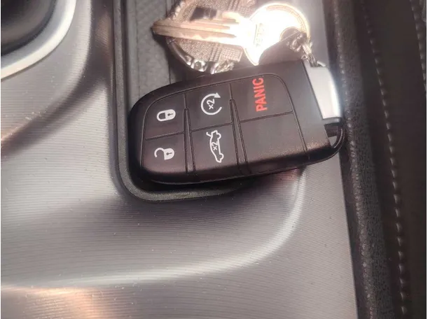Car image 27