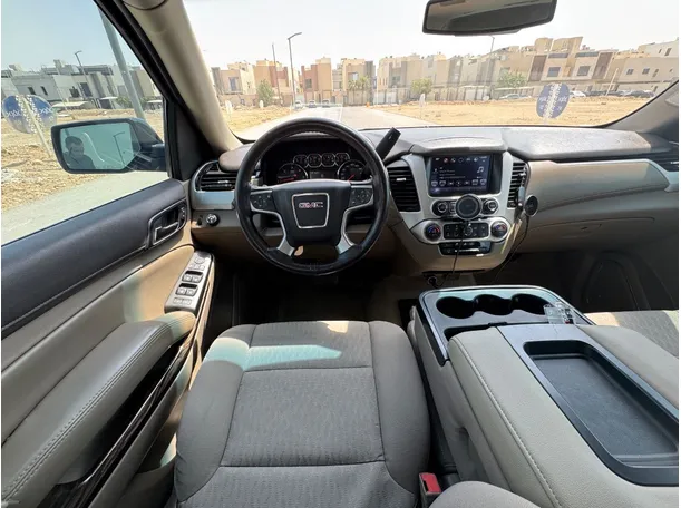 Car image 16