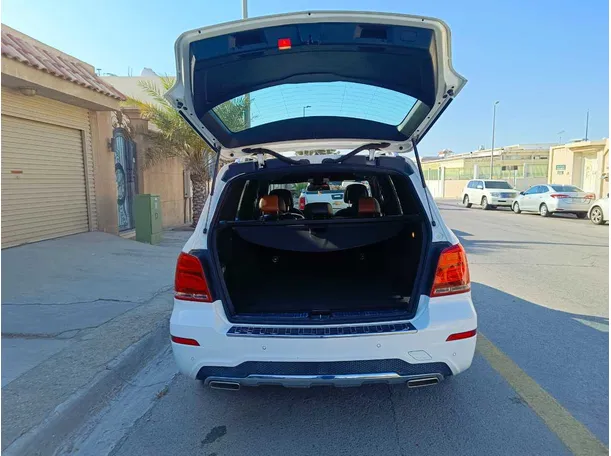 Car image 29