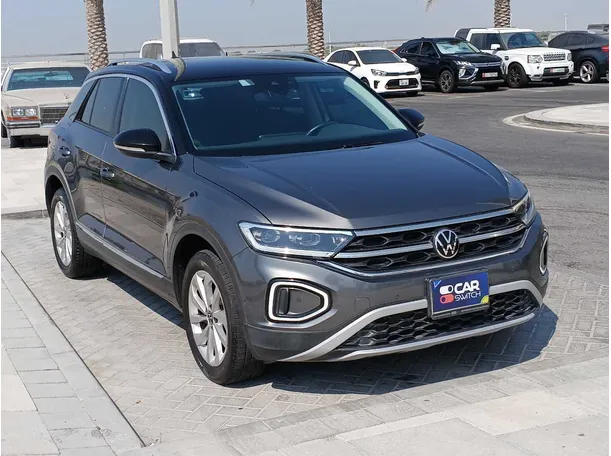 Car image 4