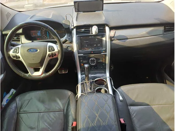 Car image 15