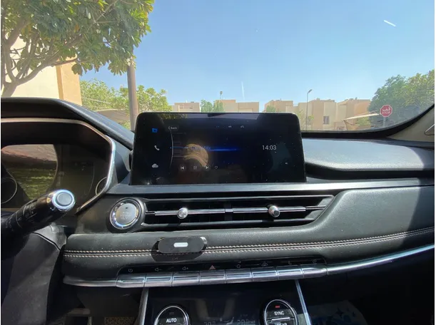 Car image 18